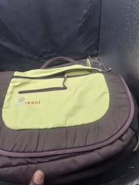 Sherpani Men's Two-Tone Brown & Lime Messenger Bag